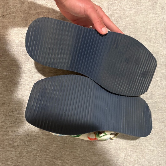 NWOT Farm Rio Puff Sandals - Picture 2 of 5